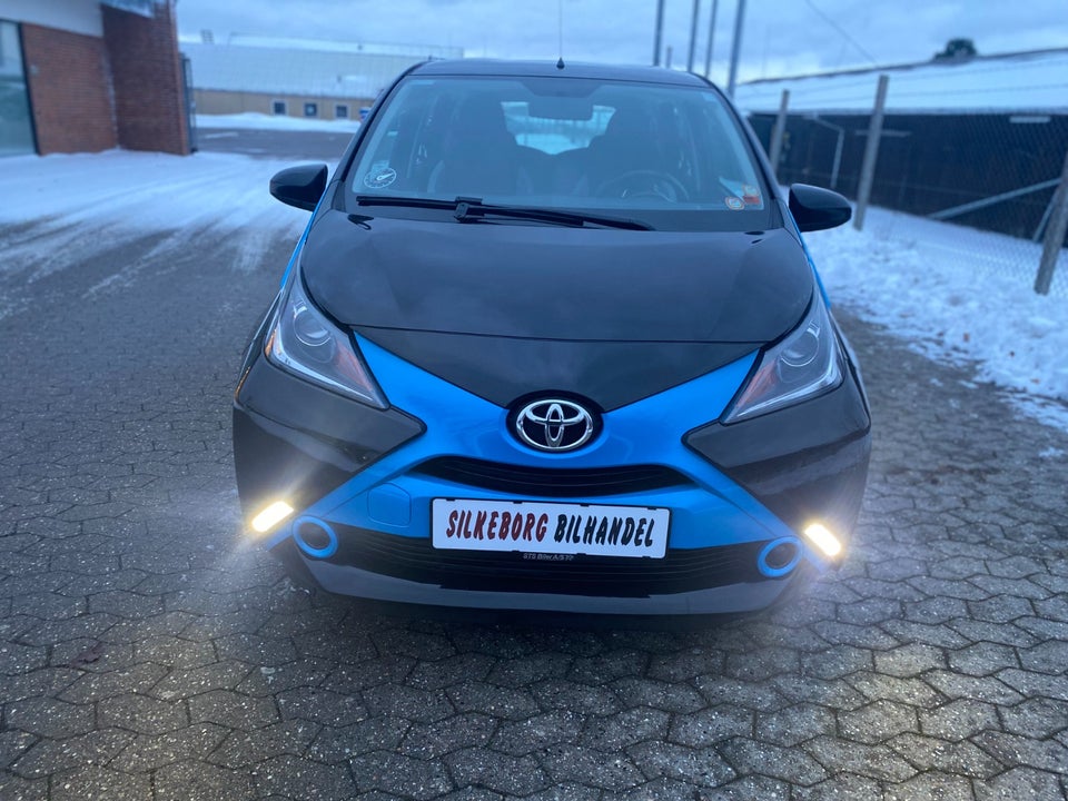 Toyota Aygo 1,0 VVT-i x-clusiv 5d