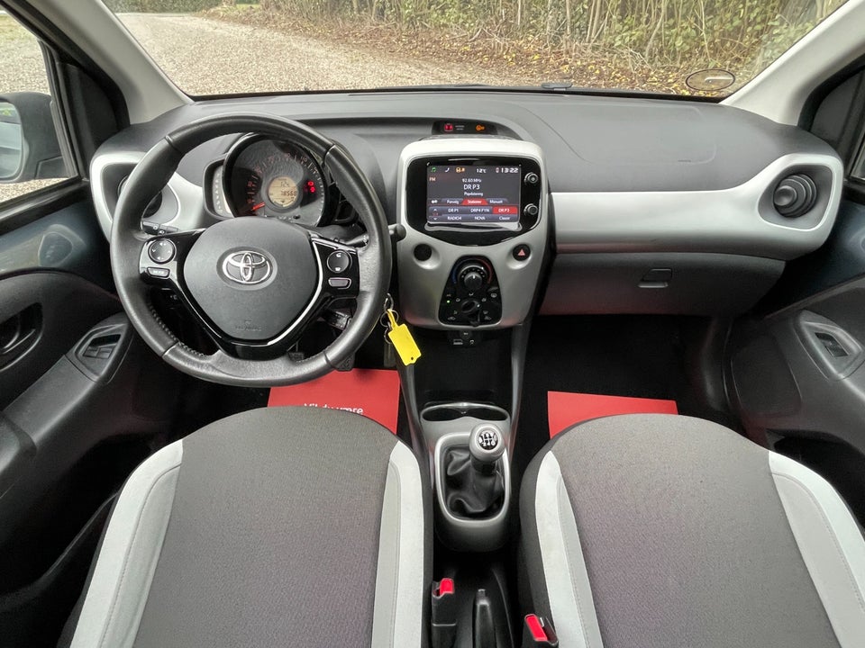 Toyota Aygo 1,0 VVT-i x-touch 5d
