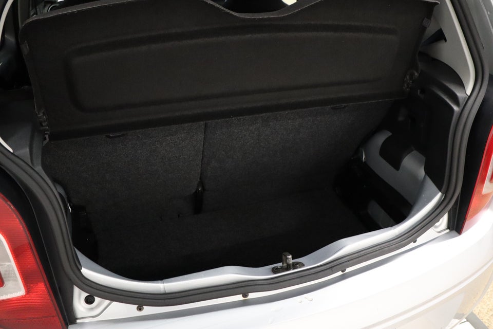 VW Up! 1,0 75 High Up! ASG 3d