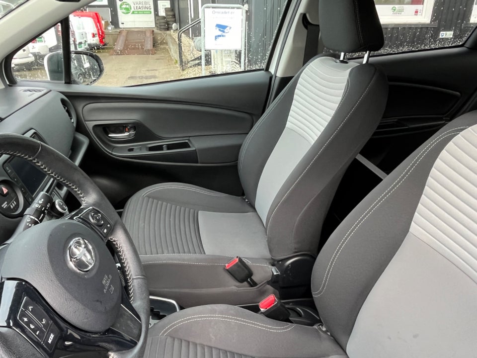 Toyota Yaris 1,5 Hybrid H1 e-CVT Van 5d