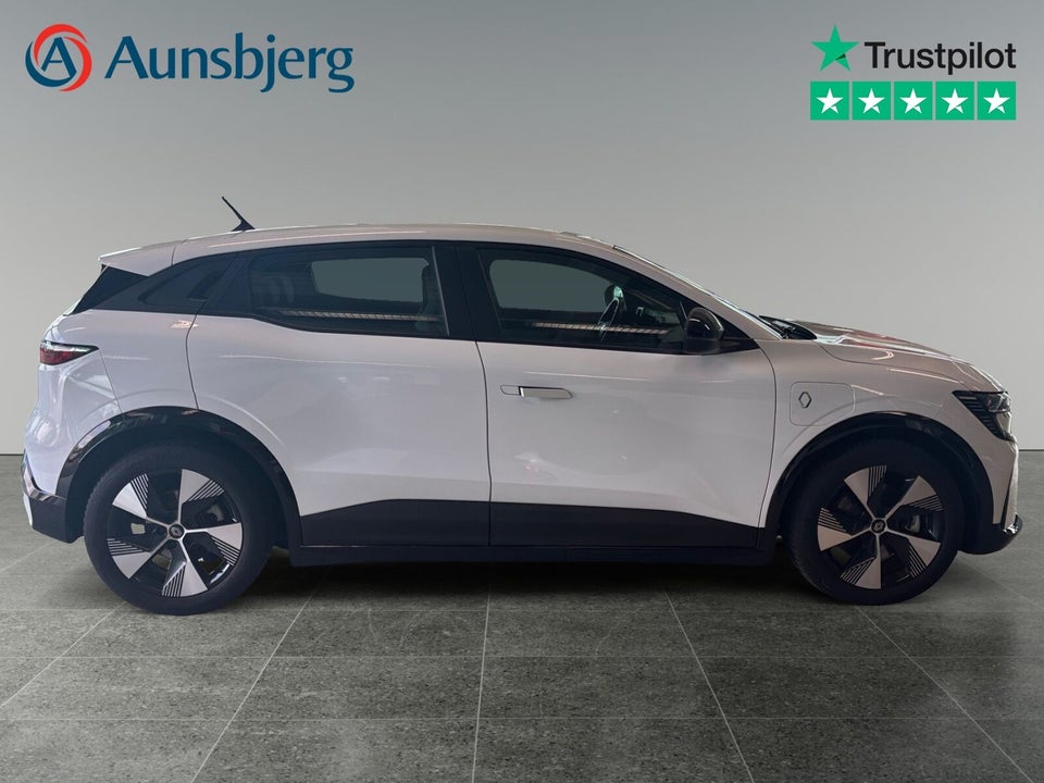 Renault Megane E-Tech 40 Equilibre 5d