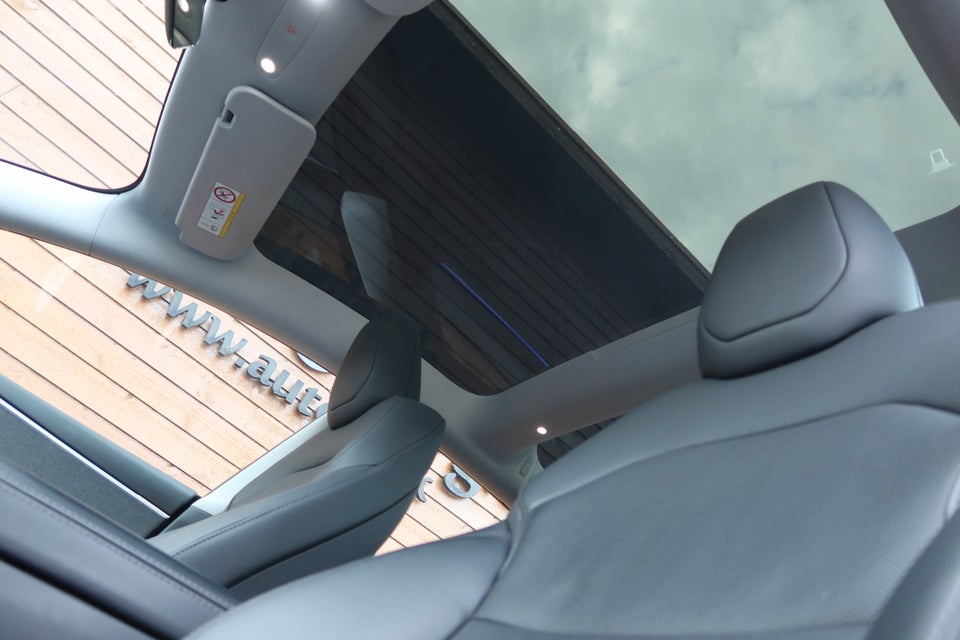 Tesla Model 3 RWD 4d