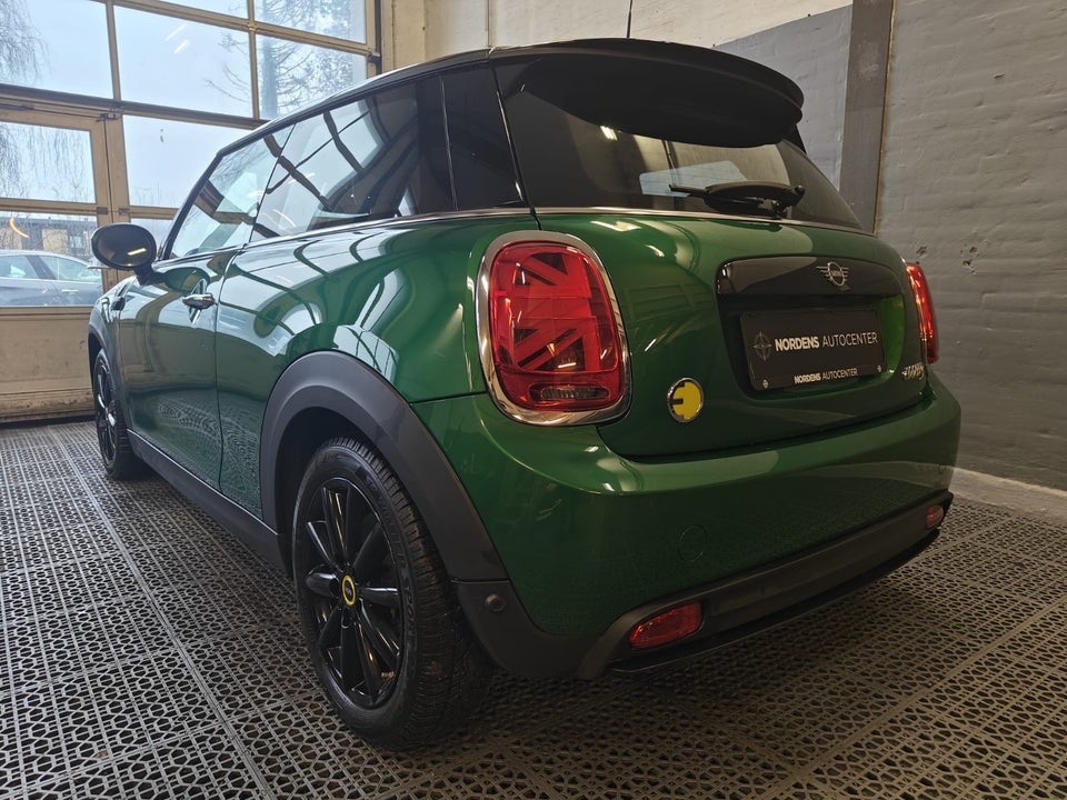 MINI Cooper SE Essential 3d