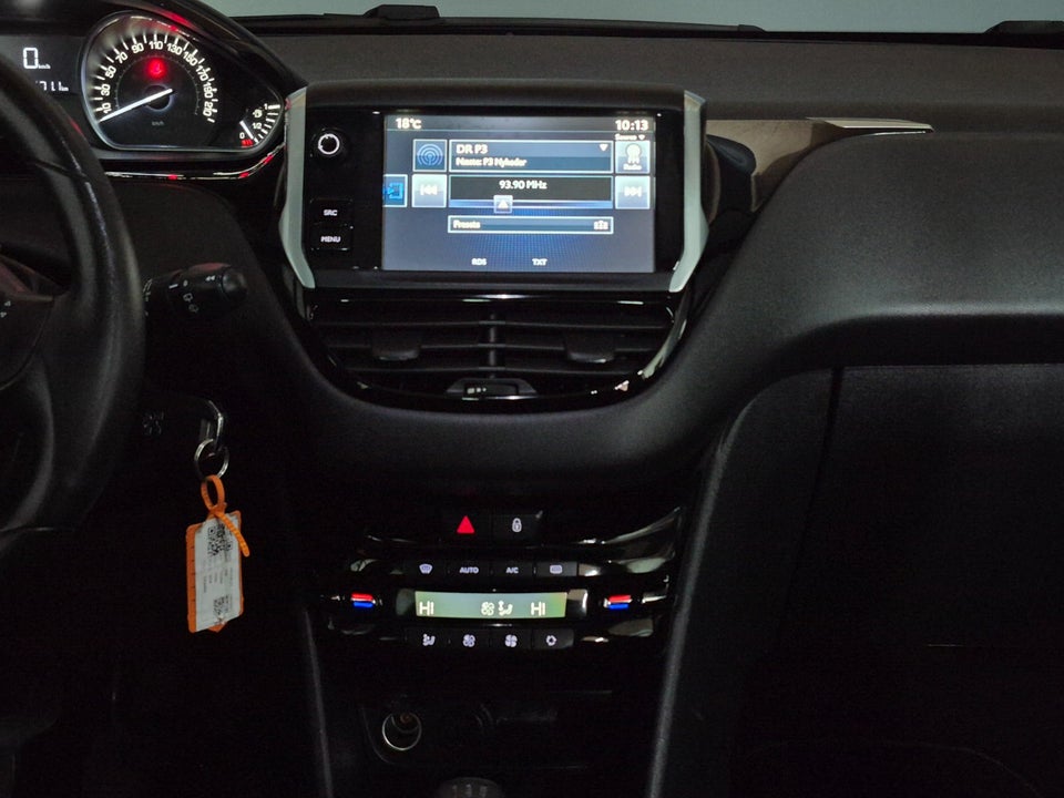 Peugeot 208 1,2 VTi 82 Allure Sky 5d