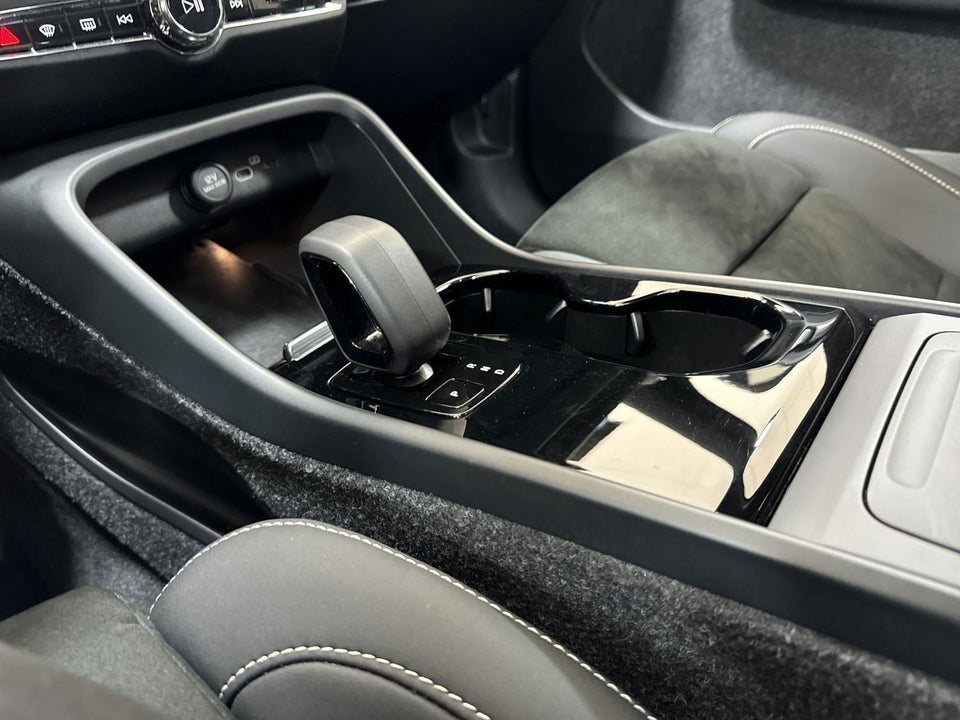 Volvo XC40 P6 ReCharge Pro 5d