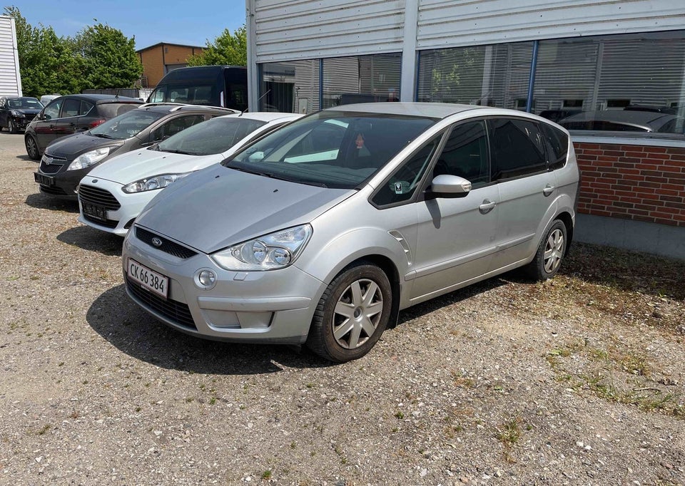 Ford S-MAX 2,0 Ambiente 7prs 5d