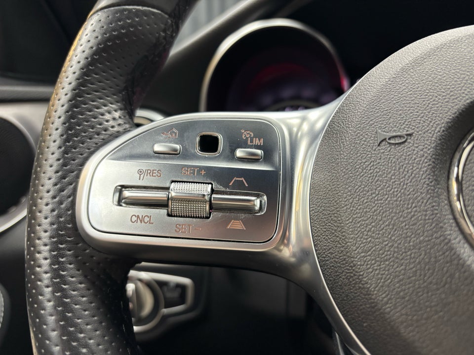 Mercedes C300 d 2,0 AMG Line stc. aut. 5d