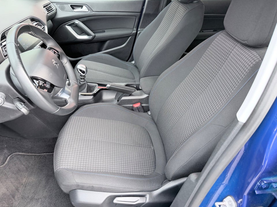 Peugeot 308 1,5 BlueHDi 130 Prestige 5d