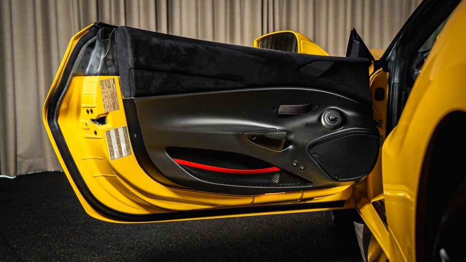 Ferrari 488 Pista 3,9 DCT 2d