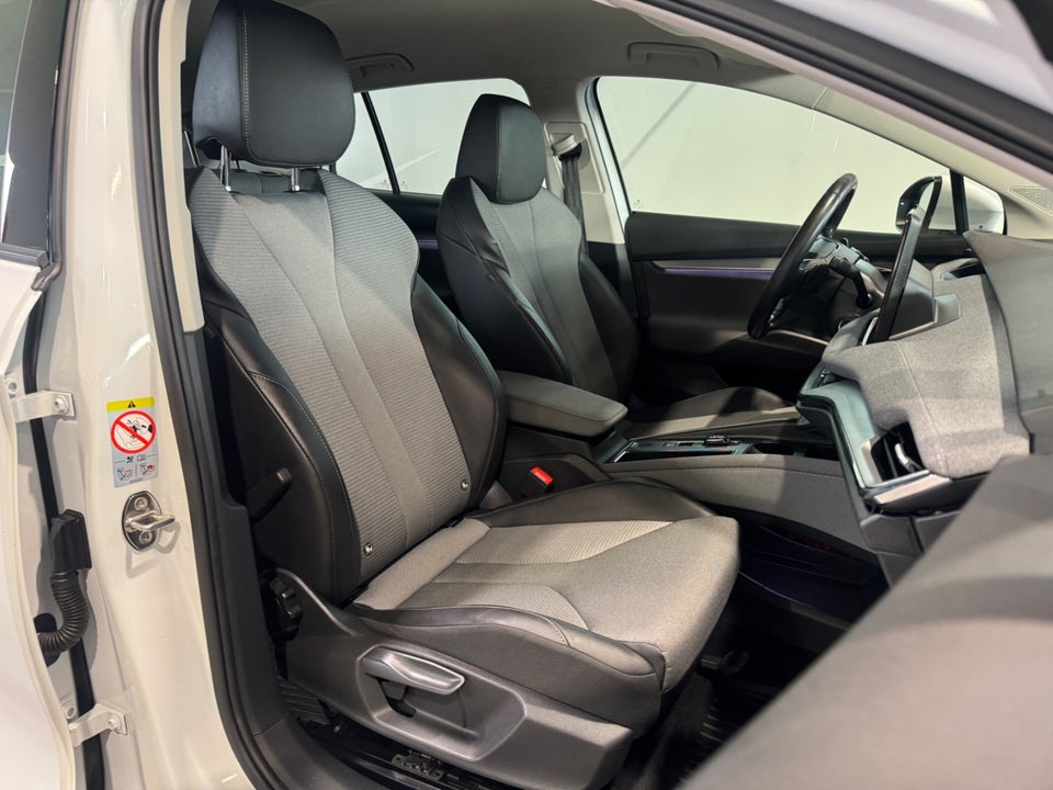 Skoda Enyaq 60 iV Loft 5d