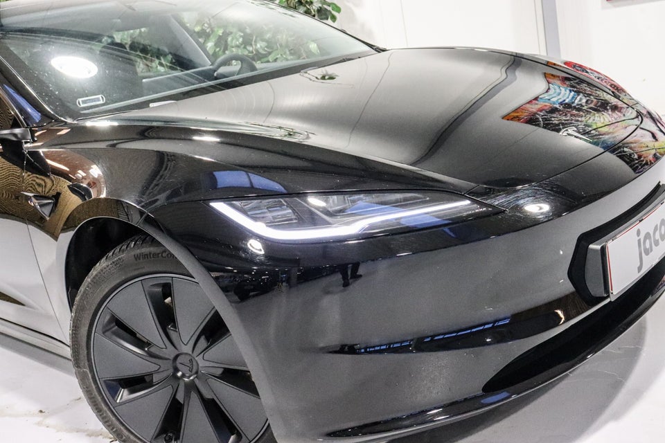 Tesla Model 3 RWD 4d