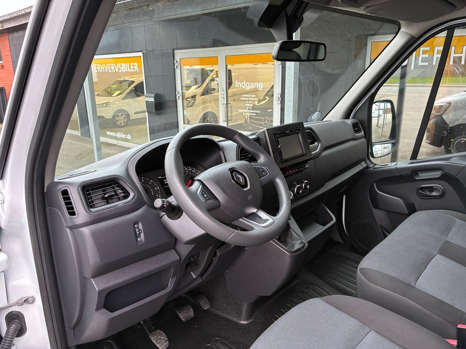 Renault Master IV T33 2,3 dCi 135 L2H2 Kassevogn