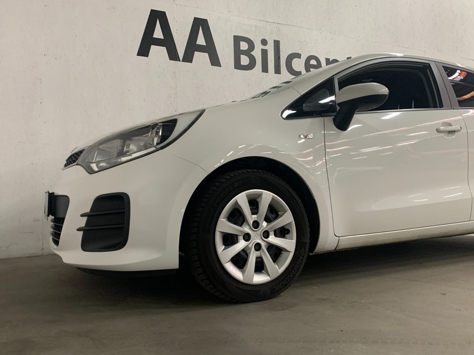 Kia Rio 1,1 CRDi 75 Intro Edition 5d