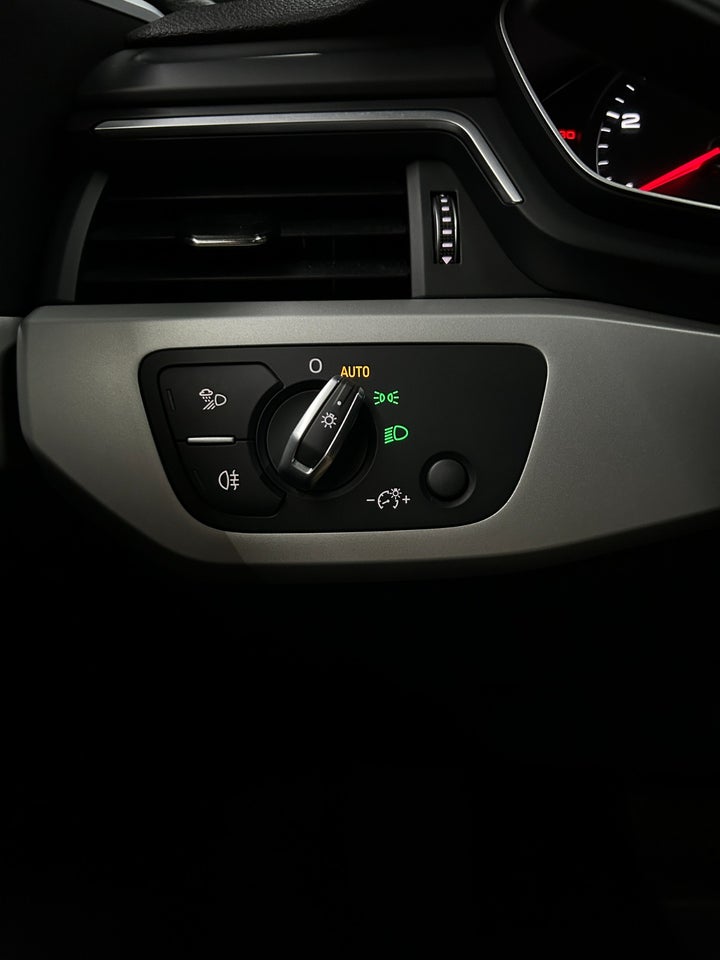 Audi A4 40 TDi Avant S-tr. 5d