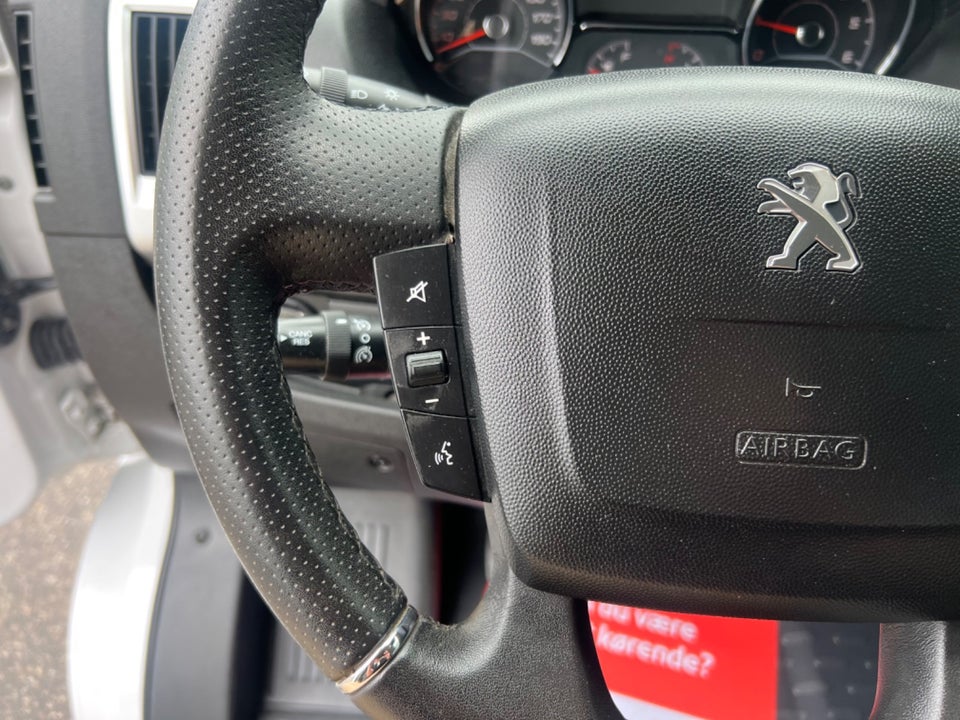 Peugeot Boxer 333 2,2 BlueHDi 165 L2H1 Premium