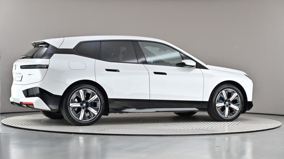 BMW iX xDrive40 Supercharged 5d