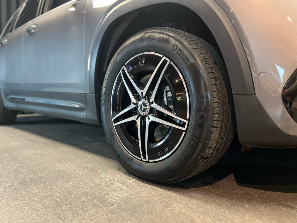 Mercedes EQB250+ AMG Line 5d