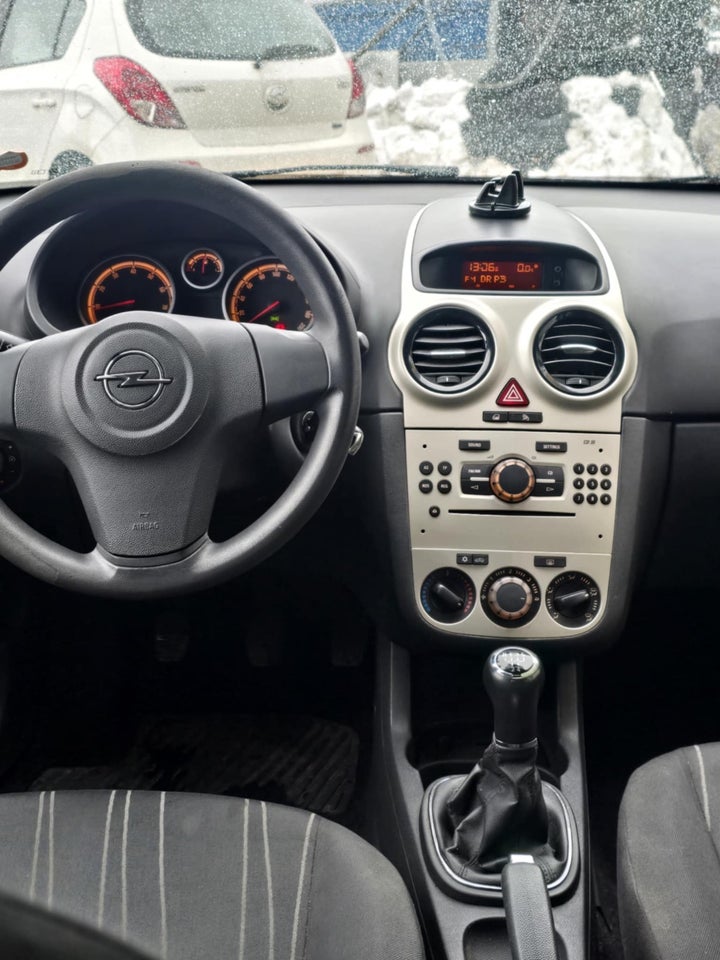 Opel Corsa 1,0 12V Enjoy 5d