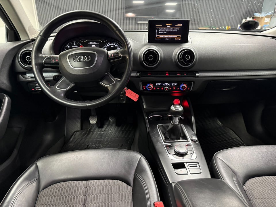 Audi A3 1,6 TDi 110 Ambiente Sportback 5d