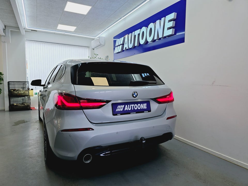 BMW 118i 1,5 Sport Line aut. 5d