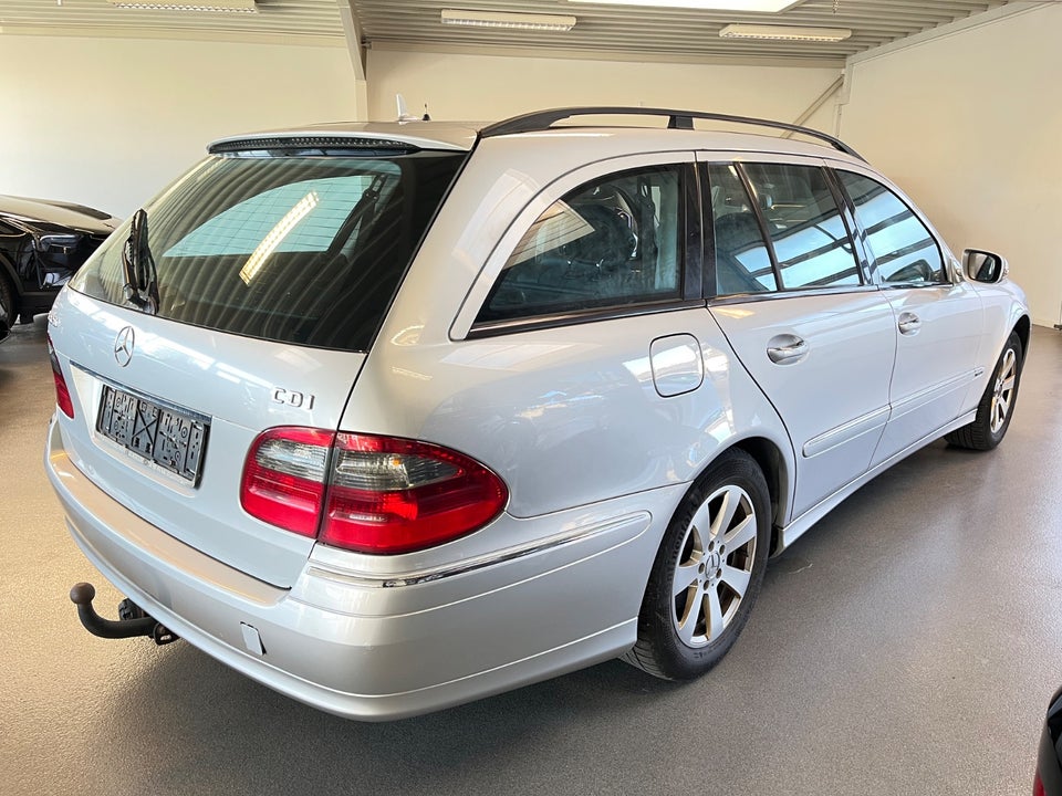 Mercedes E320 3,0 CDi Avantgarde stc. aut. 7prs 5d