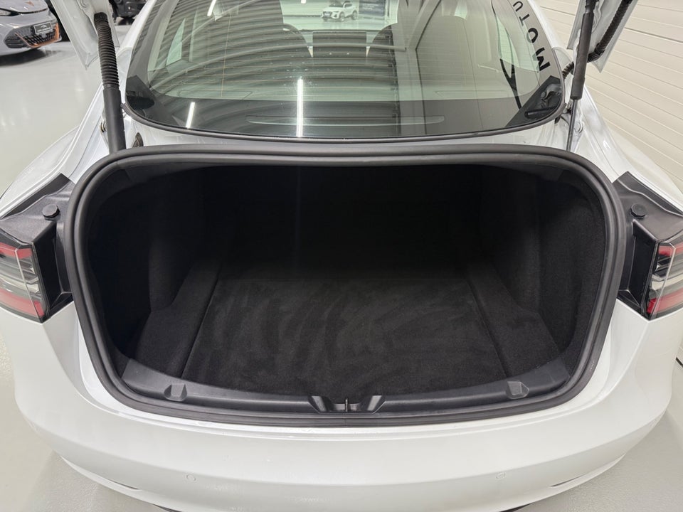 Tesla Model 3 Long Range AWD 4d