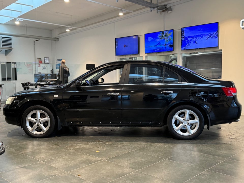 Hyundai Sonata 3,3 V6 aut. 4d