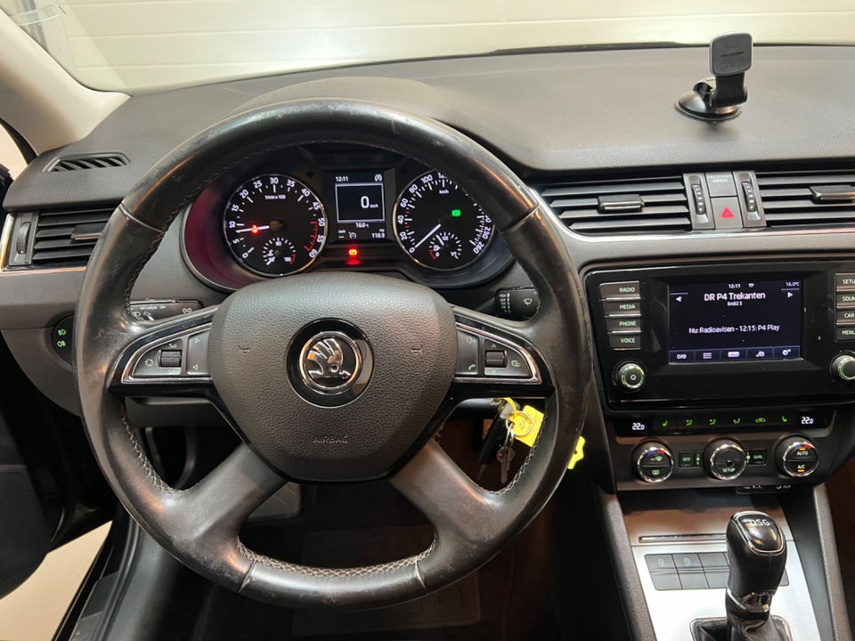 Skoda Octavia 2,0 TDi 150 Elegance Combi DSG 5d