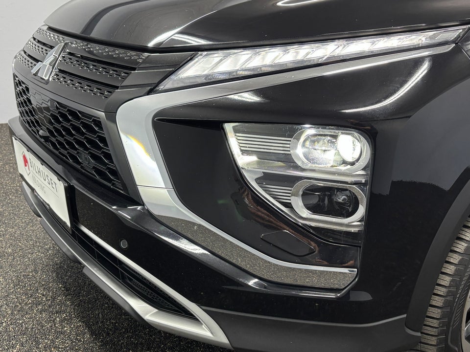 Mitsubishi Eclipse Cross 2,4 PHEV Invite CVT 4WD 5d