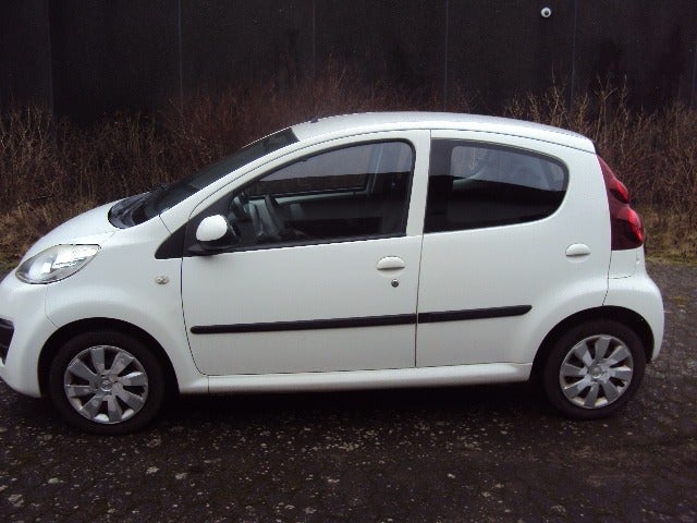 Peugeot 107 1,0  5d