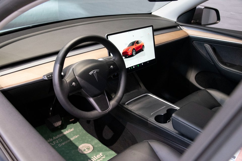 Tesla Model Y Long Range AWD 5d