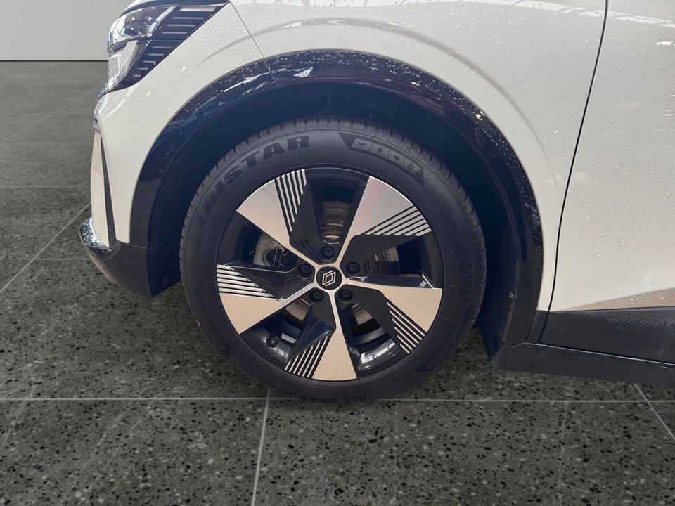 Renault Megane E-Tech 40 Equilibre 5d