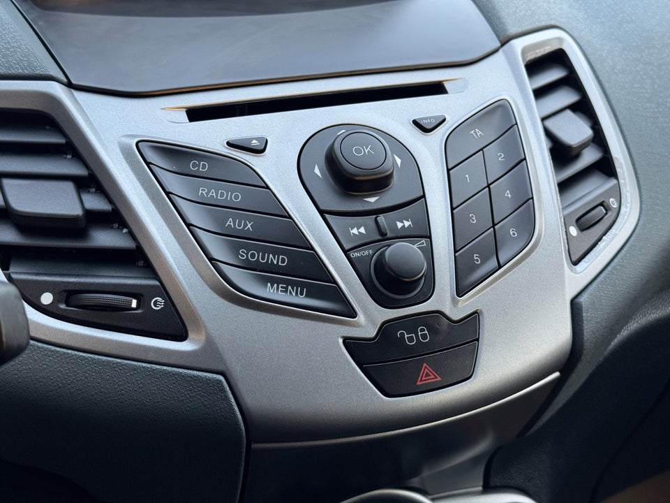 Ford Fiesta 1,25 82 Ambiente 5d