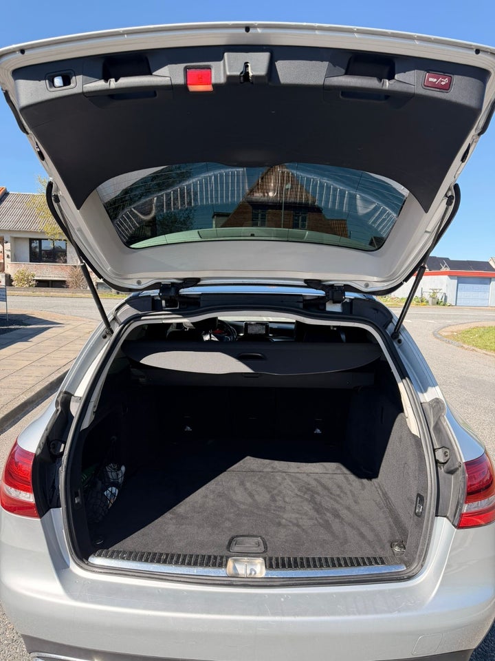 Mercedes C220 d 2,2 Avantgarde stc. aut. 5d