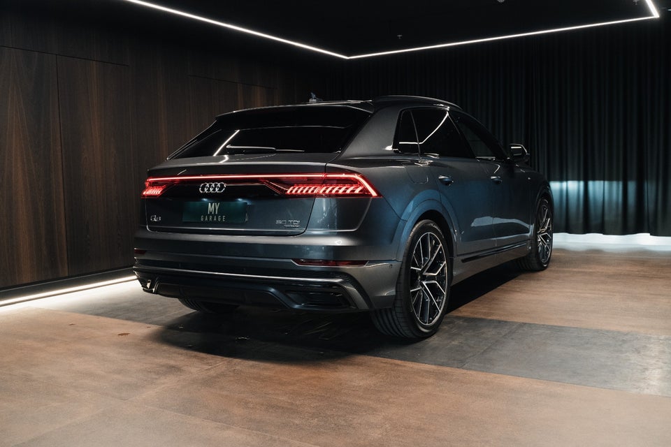 Audi Q8 50 TDi S-line quattro Tiptr. 5d