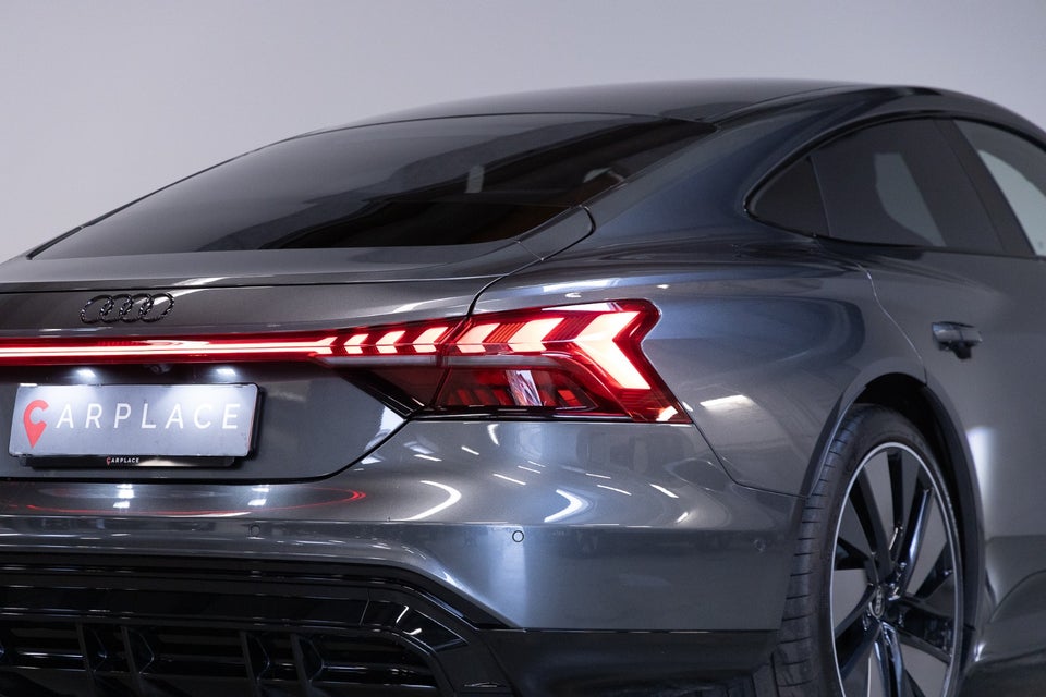 Audi e-tron GT quattro 4d