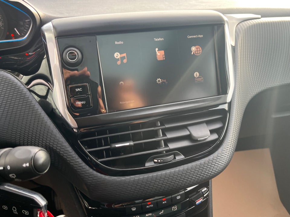 Peugeot 2008 1,2 e-THP 110 Edition+ 5d