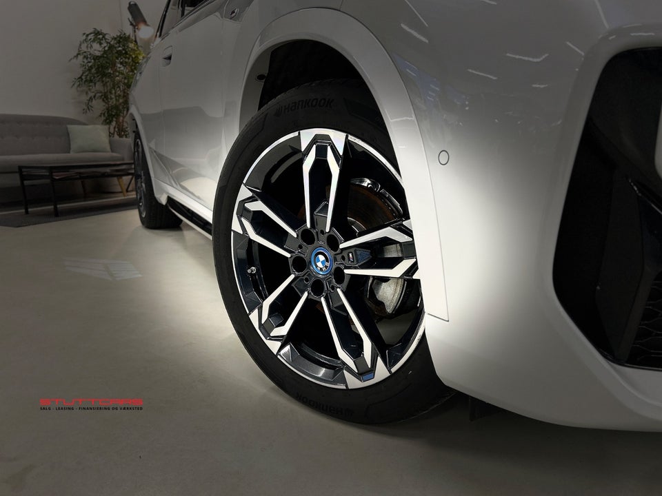 BMW iX1 eDrive20 Fully Charged M-Sport 5d