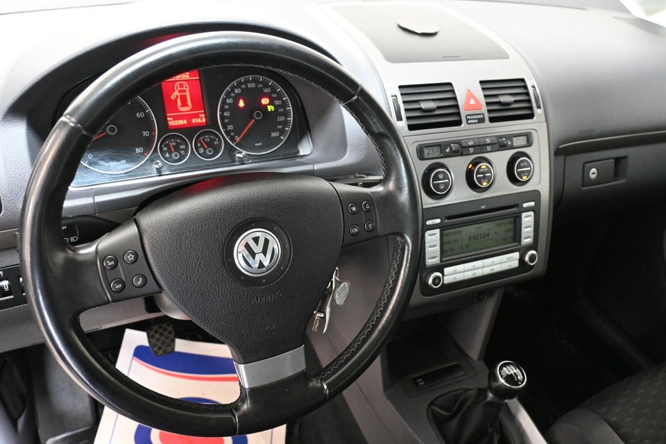 VW Touran 1,4 TSi 140 Trendline 5d