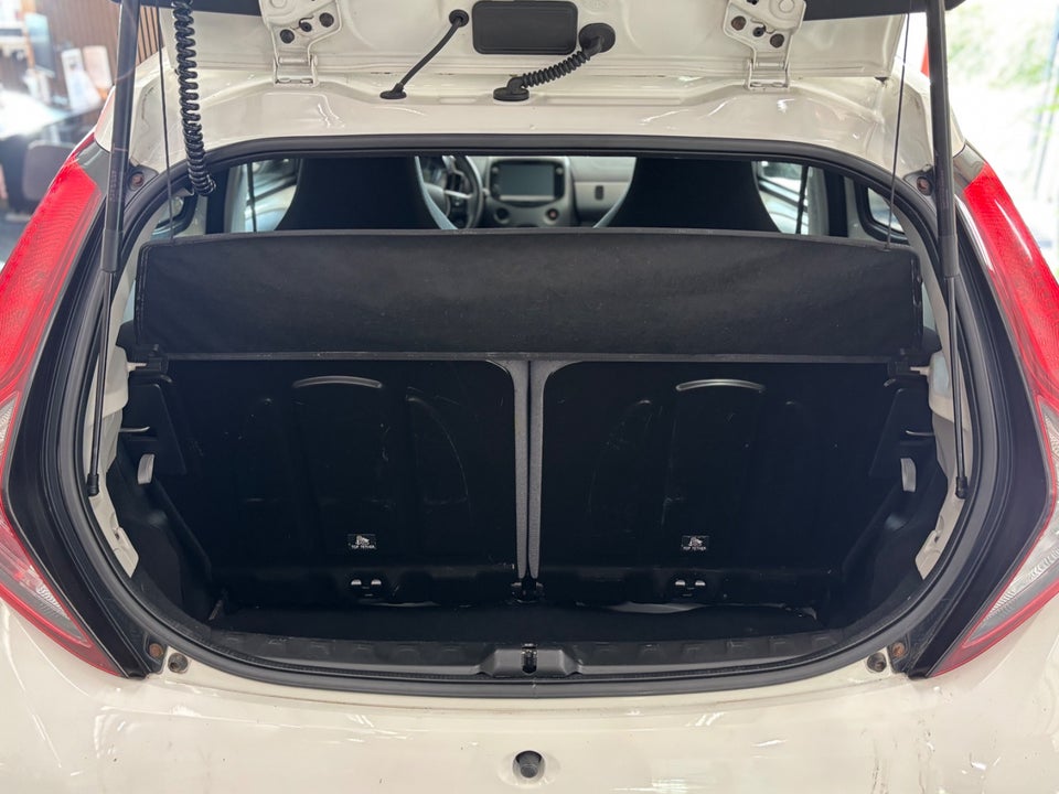 Toyota Aygo 1,0 VVT-i x-press 5d