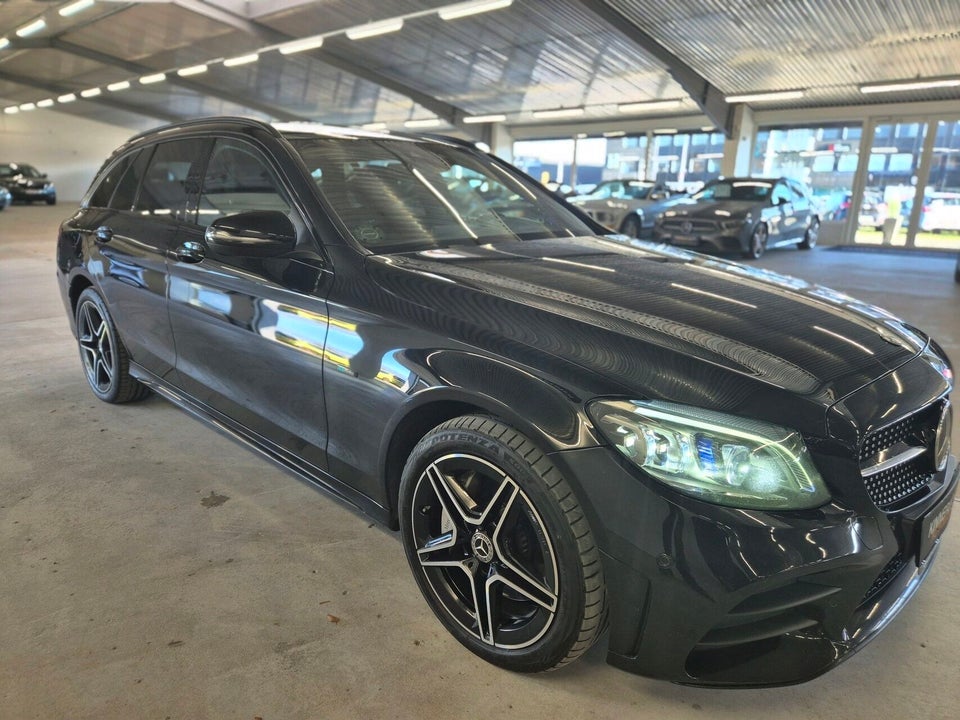 Mercedes C300 de 2,0 AMG Line stc. aut. 5d