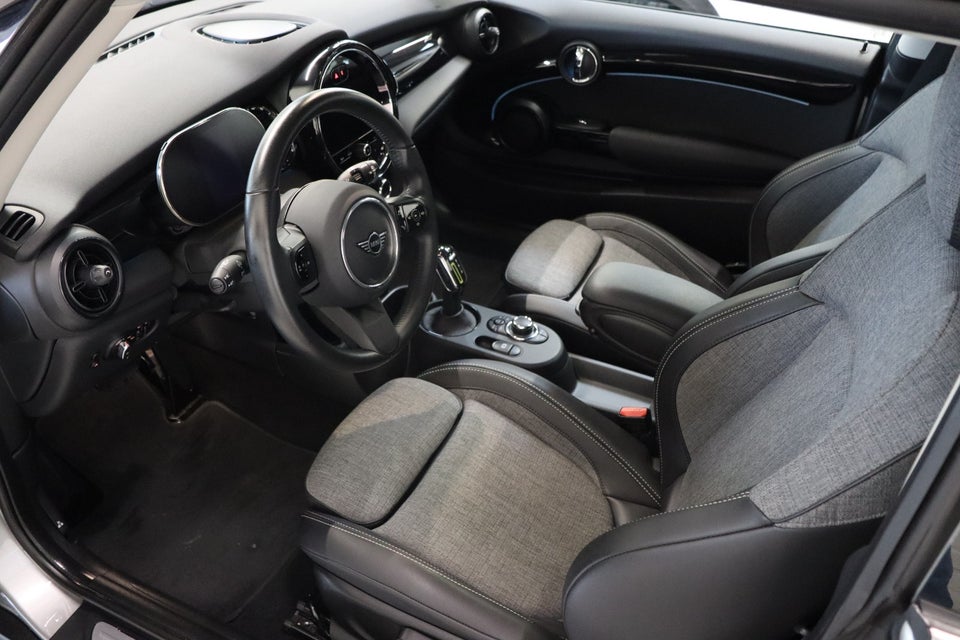 MINI Cooper SE Classic Trim 3d