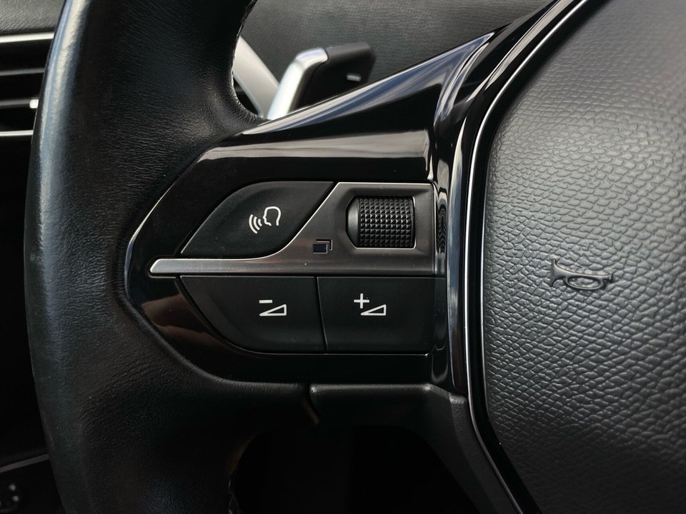 Peugeot 3008 1,2 PureTech 130 Allure 5d