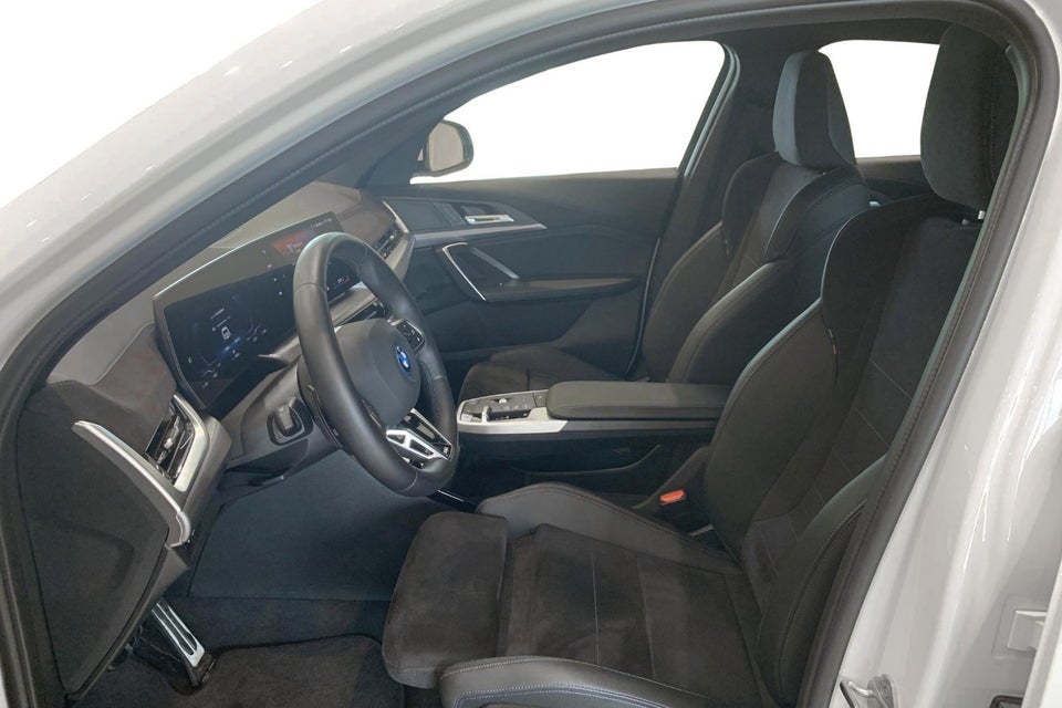 BMW iX2 xDrive30 M-Sport 5d