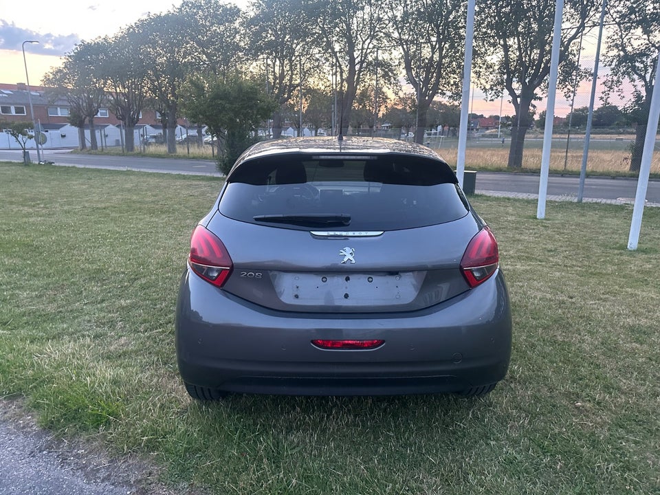 Peugeot 208 1,2 PureTech 82 Allure Sky 5d