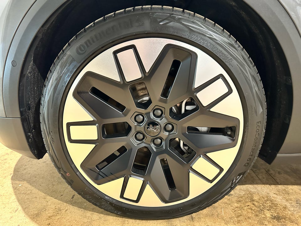 Ford Explorer 82 Premium Extended Range 5d