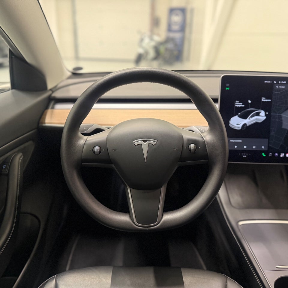 Tesla Model 3 Long Range AWD 4d