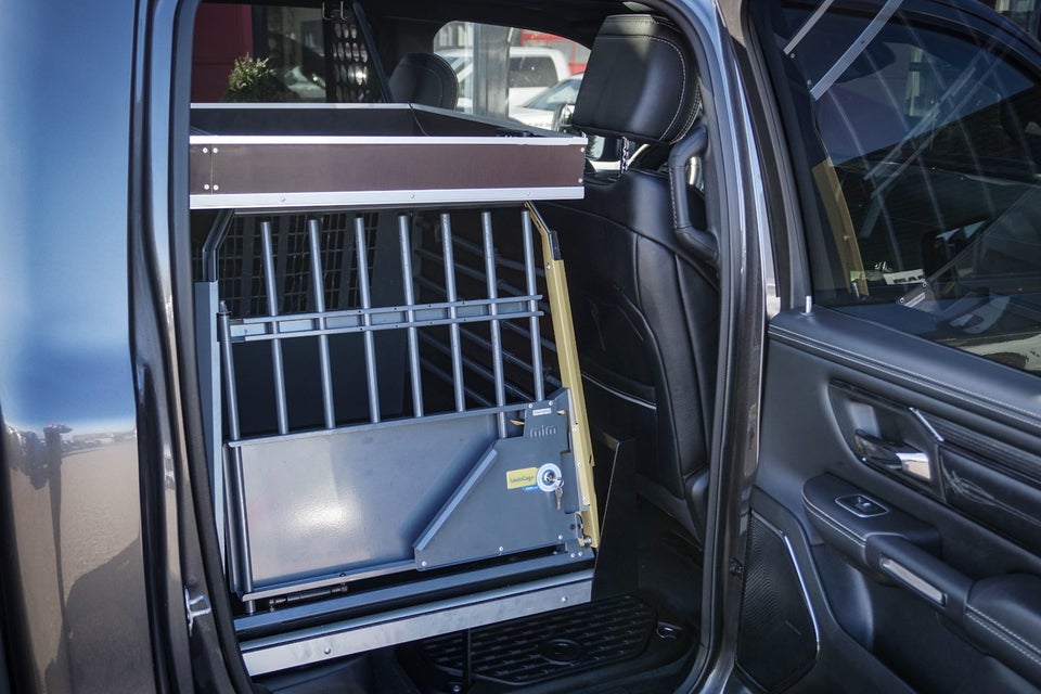 Dodge RAM 1500 5,7 V8 Hemi Limited Night aut. 4d