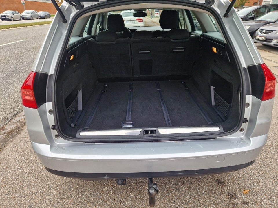 Citroën C5 2,0 HDi 140 Comfort Tourer 5d