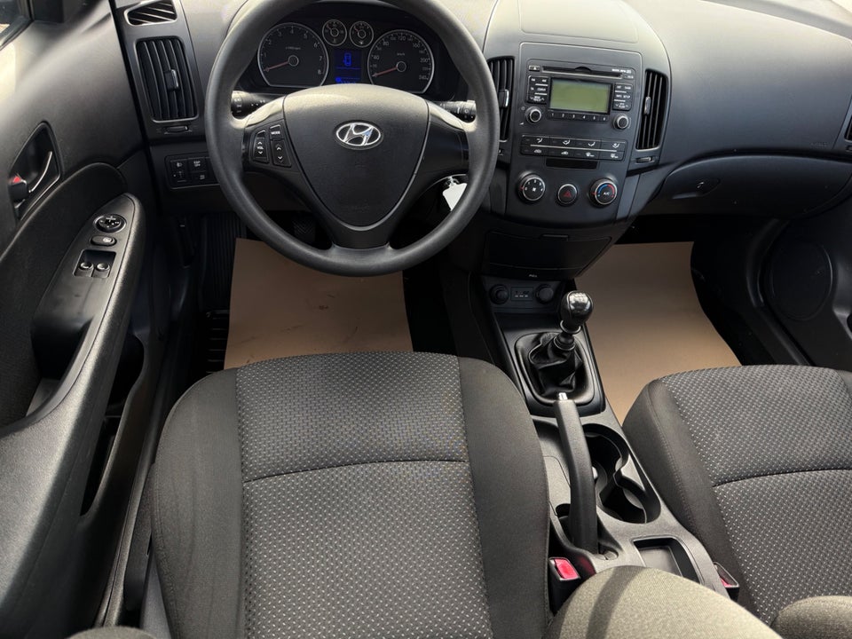 Hyundai i30 1,4 CVVT Classic Sun CW 5d